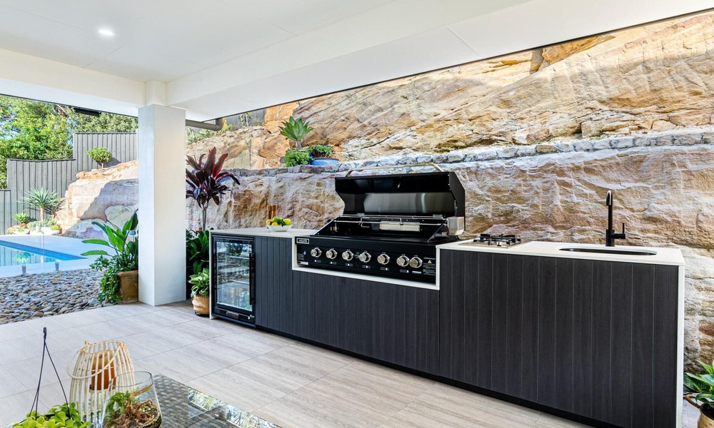 What are the Benefits of Outdoor Kitchen Storage?